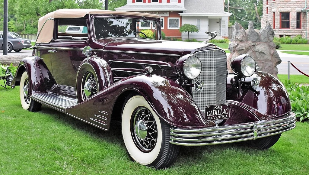 Click to Enlarge-Esc to Close myimgs/ArtDecoCars1910-36/1933 Cadillac 452C V-16 Convertible Victoria2.jpg